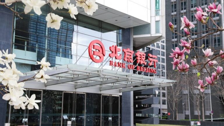 中国援塞拉利昂医疗队开展义诊活动
